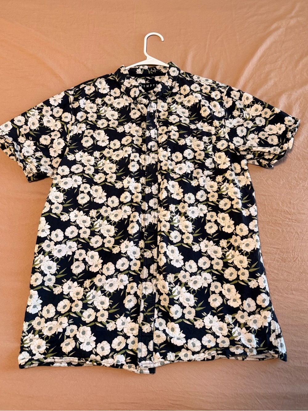 Empyre Men’s Large Black Floral Short Sleeve Button-Up Shirt